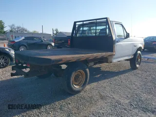 1997 Ford F-250 with VIN 1FTHF26H6VEB09762, listed as a IAAI auction lot 42052884 with 49,599 mi miles. Bid and sale history available at carsss.com. Image 4.