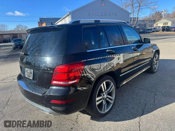 2013 Mercedes-Benz GLK GLK 350 with VIN WDCGG8JB0DF983820, listed as a Copart auction lot 88170915 with 140,918 mi miles and Clean Title. Bid and sale history available at carsss.com. Image 3.