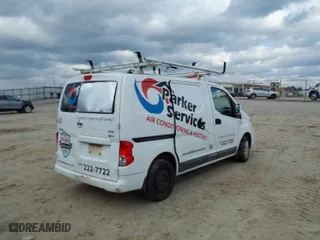 2015 Nissan NV200 SV with VIN 3N6CM0KN4FK693888, listed as a IAAI auction lot 41481395 with 195,214 mi miles. Bid and sale history available at carsss.com. Image 4.