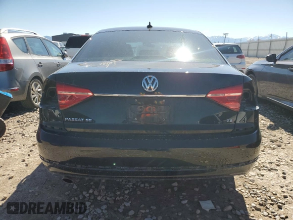 2016 Volkswagen Passat SE z VIN 1VWBT7A36GC003556, wystawiony jako Copart lot #55245595 z przebiegiem 84 939 mil mil oraz Szkoda całkowita • Salvage title. Historia ofert i sprzedaży dostępna na DreamBid. Obrazek 6.