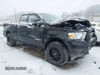 2019 Ram 1500 Tradesman z VIN 1C6SRFCT8KN812411, wystawiony jako IAAI lot #41589377 z przebiegiem 79 776 mil mil oraz . Historia ofert i sprzedaży dostępna na DreamBid. Obrazek 1.