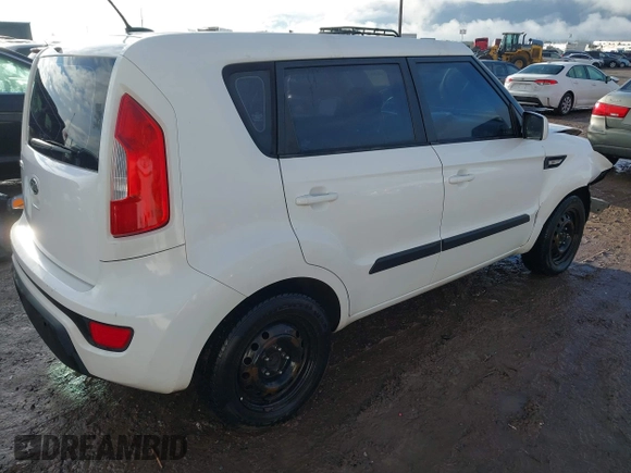 2012 Kia Soul with VIN KNDJT2A51C7375070, listed as a IAAI auction lot 41120655 with 138,867 mi miles. Bid and sale history available at carsss.com. Image 4.