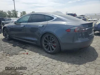 2018 Tesla Model S 75D with VIN 5YJSA1E40JF297040, listed as a Copart auction lot 57997045 with 113,503 mi miles and Salvage title. Bid and sale history available at DreamBid. Image 2.