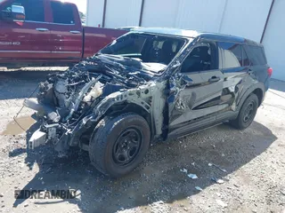 2020 Ford Police Interceptor Utility z VIN 1FM5K8AB7LGD18218, wystawiony jako IAAI lot #41975421 z przebiegiem Nie podano mil oraz . Historia ofert i sprzedaży dostępna na DreamBid. Obrazek 17.