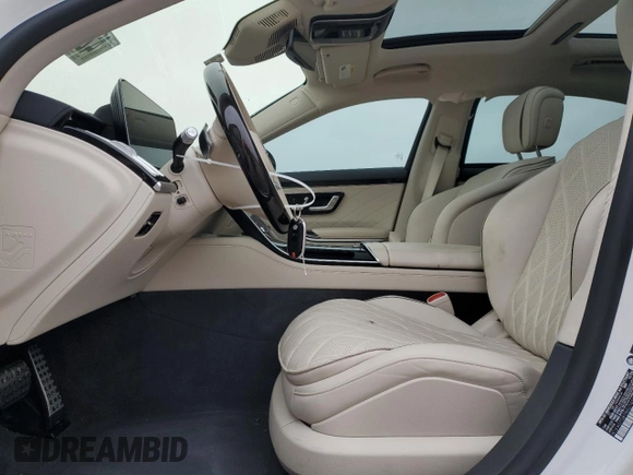 2024 Mercedes-Benz S 580 с VIN W1K6G7GB7RA274038, выставлен на аукционе Copart как лот 42456595 с пробегом 5 810 миль миль и Списание • Salvage title. История ставок и продаж доступна на DreamBid. Изображение 7.