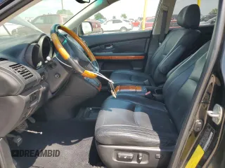 2005 Lexus RX 330 z VIN 2T2HA31U65C085390, wystawiony jako Copart lot #63761665 z przebiegiem Nie podano mil oraz Czysty tytuł • Clean title. Historia ofert i sprzedaży dostępna na DreamBid. Obrazek 7.
