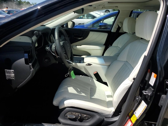 2022 Lexus LS z VIN JTHG5LFF8N5016937, wystawiony jako Copart lot #61868794 z przebiegiem 4 846 mil mil oraz Nie do naprawy • Non repairable. Historia ofert i sprzedaży dostępna na DreamBid. Obrazek 7.