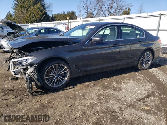 2020 BMW 5 Series 530i xDrive z VIN WBAJR7C04LCE05795, wystawiony jako Copart lot #45848475 z przebiegiem Nie podano mil oraz Szkoda całkowita • Salvage title. Historia ofert i sprzedaży dostępna na DreamBid. Obrazek 1.
