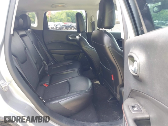 2020 Jeep Compass Trailhawk z VIN 3C4NJDDB0LT221532, wystawiony jako IAAI lot #42310215 z przebiegiem 78 464 mil mil oraz . Historia ofert i sprzedaży dostępna na DreamBid. Obrazek 8.