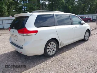 2012 Toyota Sienna XLE AAS z VIN 5TDYK3DC3CS186962, wystawiony jako IAAI lot #42325047 z przebiegiem Nie podano mil oraz . Historia ofert i sprzedaży dostępna na DreamBid. Obrazek 4.