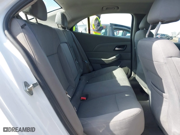 2015 Chevrolet Malibu LS with VIN 1G11B5SL3FF109540, listed as a IAAI auction lot 41478036 with 173,205 mi miles. Bid and sale history available at carsss.com. Image 8.