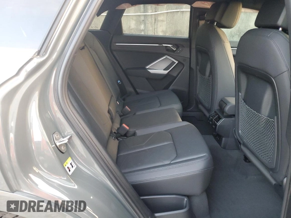 2024 Audi Q3 S line Premium Plus z VIN WA1EECF36R1172920, wystawiony jako Copart lot #87403704 z przebiegiem 2564 mil mil oraz Nie do naprawy. Historia ofert i sprzedaży dostępna na DreamBid. Obrazek 10.