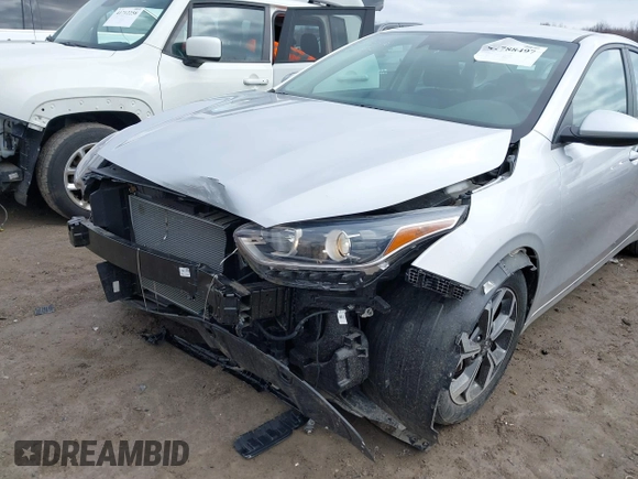 2020 Kia Forte LXS with VIN 3KPF24AD1LE224130, listed as a IAAI auction lot 41788497 with 7,904 mi miles. Bid and sale history available at carsss.com. Image 6.