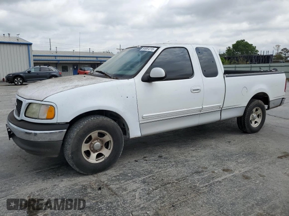 2002 Ford F-150 XL z VIN 1FTRX17W42NC08021, wystawiony jako Copart lot #54981215 z przebiegiem 109 078 mil mil oraz Czysty tytuł • Clean title. Historia ofert i sprzedaży dostępna na DreamBid. Obrazek 1.