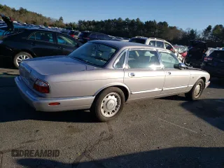 2000 Jaguar XJ Vanden Plas with VIN SAJDA24C7YLF17289, listed as a Copart auction lot 81923924 with 42,689 mi miles and Clean title. Bid and sale history available at DreamBid. Image 3.