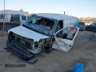 2012 Ford Econoline Cargo Commercial z VIN 1FTNE2EL3CDA08807, wystawiony jako IAAI lot #41293231 z przebiegiem 88 819 mil mil oraz . Historia ofert i sprzedaży dostępna na DreamBid. Obrazek 2.