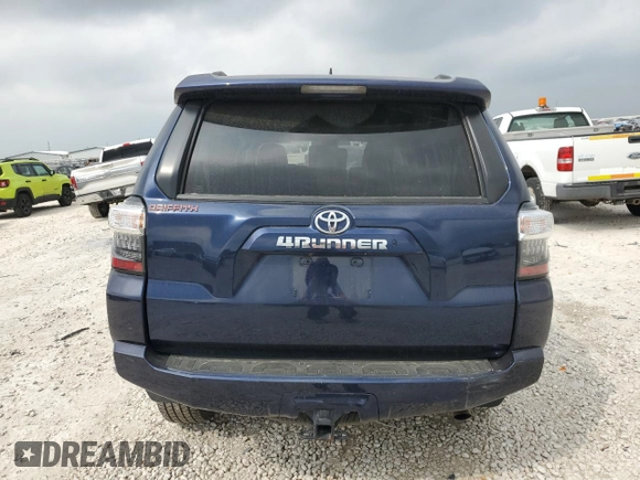 2021 Toyota 4Runner SR5 z VIN JTEMU5JR4M5917821, wystawiony jako Copart lot #51359905 z przebiegiem 77 403 mil mil oraz Szkoda całkowita • Salvage title. Historia ofert i sprzedaży dostępna na DreamBid. Obrazek 6.