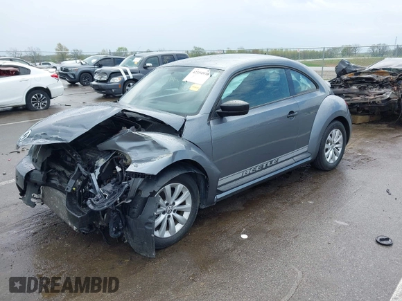 2018 Volkswagen Beetle S z VIN 3VWFD7AT1JM726428, wystawiony jako IAAI lot #42154938 z przebiegiem 41 279 mil mil oraz . Historia ofert i sprzedaży dostępna na DreamBid. Obrazek 17.
