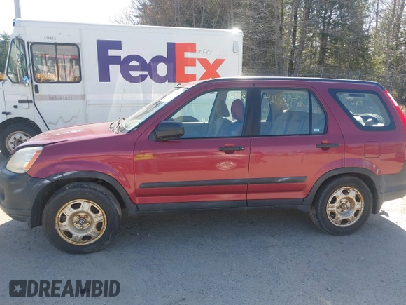 2005 Honda CR-V LX with VIN SHSRD78575U329221, listed as a IAAI auction lot 42133342 with 266,424 mi miles. Bid and sale history available at carsss.com. Image 12.