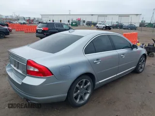 2011 Volvo S80 3.0L Turbo z VIN YV1902AH5B1148174, wystawiony jako IAAI lot #42013052 z przebiegiem 163 601 mil mil oraz . Historia ofert i sprzedaży dostępna na DreamBid. Obrazek 4.