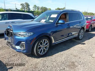 2020 BMW X7 xDrive40i z VIN 5UXCW2C01L9B61428, wystawiony jako IAAI lot #42209916 z przebiegiem 46 794 mil mil oraz . Historia ofert i sprzedaży dostępna na DreamBid. Obrazek 2.