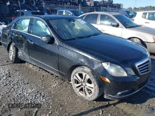 2010 Mercedes-Benz E-Class E 350 Luxury with VIN WDDHF5GB2AA112810, listed as a IAAI auction lot 41758057 with 165,534 mi miles. Bid and sale history available at carsss.com. Image 1.