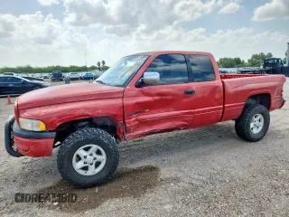 1996 Dodge 1500 z VIN 3B7HF13Z2TG185637, wystawiony jako Copart lot #61014135 z przebiegiem 191 810 mil mil oraz Szkoda całkowita • Salvage title. Historia ofert i sprzedaży dostępna na DreamBid. Obrazek 1.