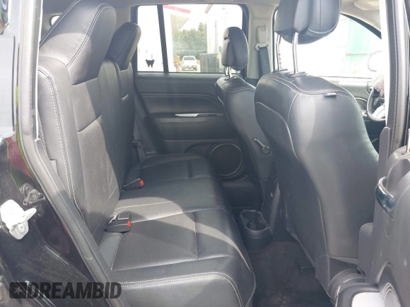 2016 Jeep Compass Latitude with VIN 1C4NJDEB2GD746067, listed as a IAAI auction lot 40512860 with 119,360 mi miles. Bid and sale history available at carsss.com. Image 8.