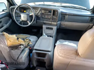 2001 Chevrolet Suburban LS z VIN 3GNFK16T91G221421, wystawiony jako Copart lot #87094634 z przebiegiem 186 977 mil mil oraz Szkoda całkowita • Salvage title. Historia ofert i sprzedaży dostępna na DreamBid. Obrazek 8.