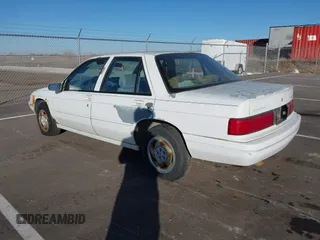 1995 Chevrolet Corsica z VIN 1G1LD5541SY257563, wystawiony jako IAAI lot #41439457 z przebiegiem 187 952 mil mil oraz . Historia ofert i sprzedaży dostępna na DreamBid. Obrazek 3.