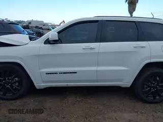 2018 Jeep Grand Cherokee Altitude with VIN 1C4RJEAGXJC153479, listed as a IAAI auction lot 41493917 with 83,589 mi miles. Bid and sale history available at carsss.com. Image 13.