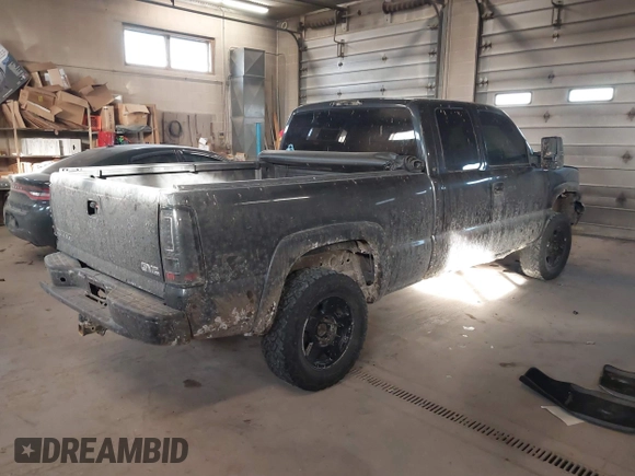 2004 GMC Sierra 1500 SLT with VIN 1GTEK19T24E403053, listed as a IAAI auction lot 41433599 with 162,302 mi miles. Bid and sale history available at carsss.com. Image 4.