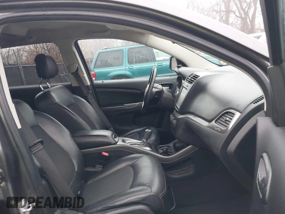 2017 Dodge Journey Crossroad Plus z VIN 3C4PDCGB5HT501363, wystawiony jako IAAI lot #41178334 z przebiegiem 119 076 mil mil oraz . Historia ofert i sprzedaży dostępna na DreamBid. Obrazek 5.