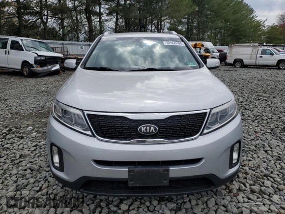 2014 Kia Sorento LX with VIN 5XYKT3A63EG465586, listed as a Copart auction lot 52568495 with 131,634 mi miles and Salvage Title. Bid and sale history available at carsss.com. Image 5.