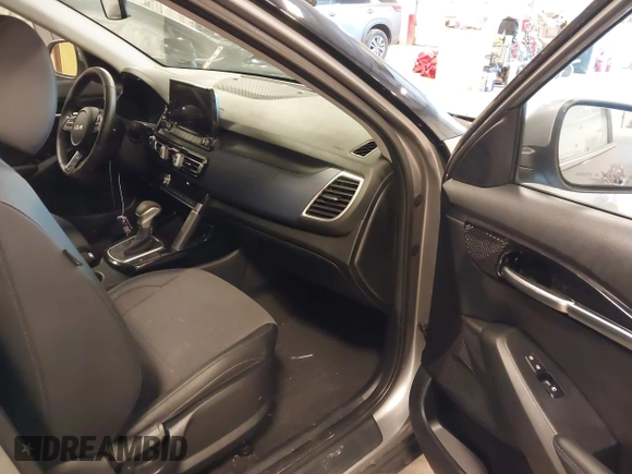 2022 Kia Seltos S with VIN KNDEU2AA8N7263350, listed as a IAAI auction lot 42147067 with 61,042 mi miles and . Bid and sale history available at DreamBid. Image 5.
