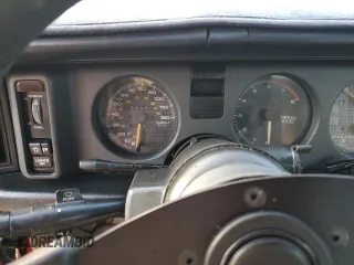 1992 Pontiac Firebird z VIN 1G2FS23T0NL203325, wystawiony jako Copart lot #76359414 z przebiegiem 198 651 mil mil oraz Nie do naprawy • Non repairable. Historia ofert i sprzedaży dostępna na DreamBid. Obrazek 9.