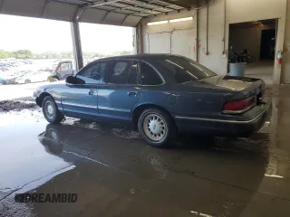 1997 Ford Crown Victoria LX с VIN 2FALP74W2VX109574, выставлен на аукционе Copart как лот 56222925 с пробегом 175 901 миль миль и Списание • Salvage title. История ставок и продаж доступна на DreamBid. Изображение 2.
