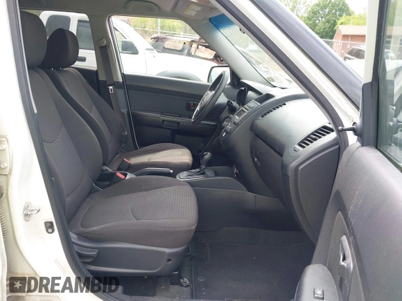 2012 Kia Soul with VIN KNDJT2A59C7439484, listed as a IAAI auction lot 42114087 with 142,933 mi miles. Bid and sale history available at carsss.com. Image 5.