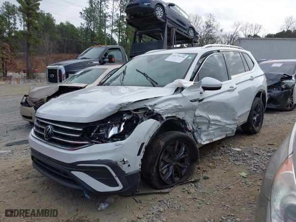 2022 Volkswagen Tiguan SE with VIN 3VV2B7AX5NM055508, listed as a IAAI auction lot 41179328 with 50,693 mi miles. Bid and sale history available at carsss.com. Image 13.