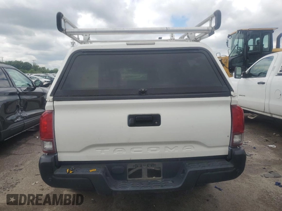 2018 Toyota Tacoma SR z VIN 5TFRX5GN4JX109409, wystawiony jako Copart lot #56705025 z przebiegiem 155 096 mil mil oraz Czysty tytuł • Clean title. Historia ofert i sprzedaży dostępna na DreamBid. Obrazek 6.
