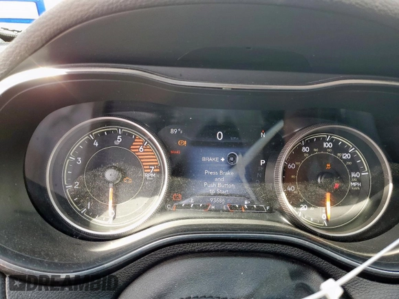 2019 Jeep Cherokee Limited with VIN 1C4PJLDN4KD193381, listed as a Copart auction lot 59440195 with 93,686 mi miles and Salvage title. Bid and sale history available at DreamBid. Image 9.