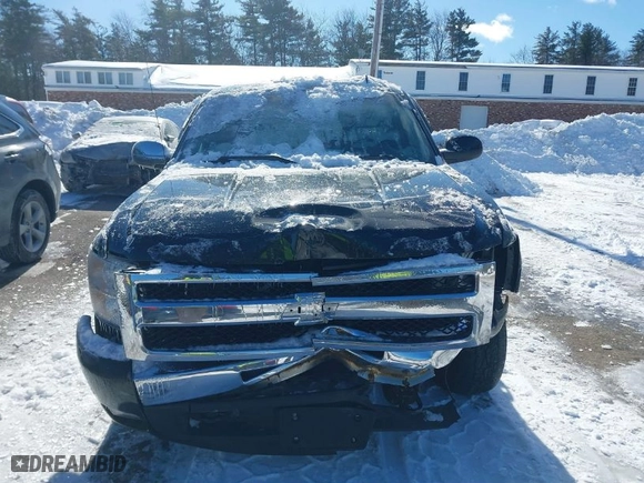 2010 Chevrolet Silverado 1500 LT with VIN 3GCRKSE38AG257341, listed as a IAAI auction lot 41592371 with 136,872 mi miles. Bid and sale history available at carsss.com. Image 12.