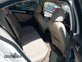 2011 Volkswagen Jetta TDI with VIN 3VWLL7AJ0BM037650, listed as a IAAI auction lot 42748331 with 121,498 mi miles and . Bid and sale history available at DreamBid. Image 8.