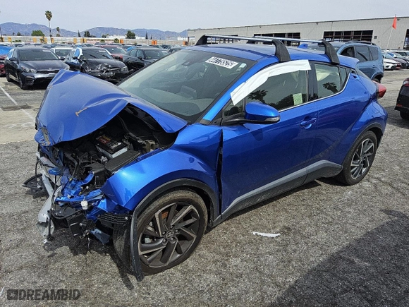 2020 Toyota C-HR LE with VIN JTNKHMBX6L1081552, listed as a Copart auction lot 44775525 with 58,394 mi miles and Clean Title. Bid and sale history available at carsss.com. Image 1.