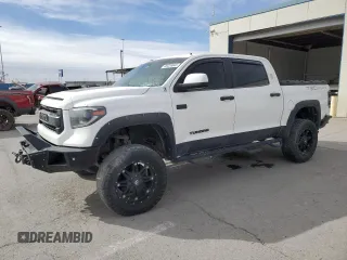 2015 Toyota Tundra 4WD Truck SR5 with VIN 5TFDW5F11FX477209, listed as a Copart auction lot 45229645 with 81,398 mi miles and Salvage Title. Bid and sale history available at carsss.com. Image 1.