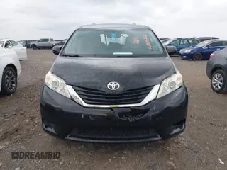 2017 Toyota Sienna LE Auto Access Seat with VIN 5TDKZ3DC4HS801298, listed as a IAAI auction lot 40805212 with 133,991 mi miles. Bid and sale history available at carsss.com. Image 12.