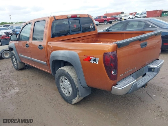 2005 Chevrolet Colorado 1SF LS Z71 with VIN 1GCDT136858153121, listed as a IAAI auction lot 41915498 with 195,131 mi miles. Bid and sale history available at carsss.com. Image 3.
