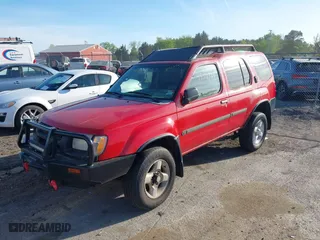 2001 Nissan Xterra XE with VIN 5N1ED28Y51C578073, listed as a IAAI auction lot 42111332 with 176,970 mi miles. Bid and sale history available at carsss.com. Image 2.