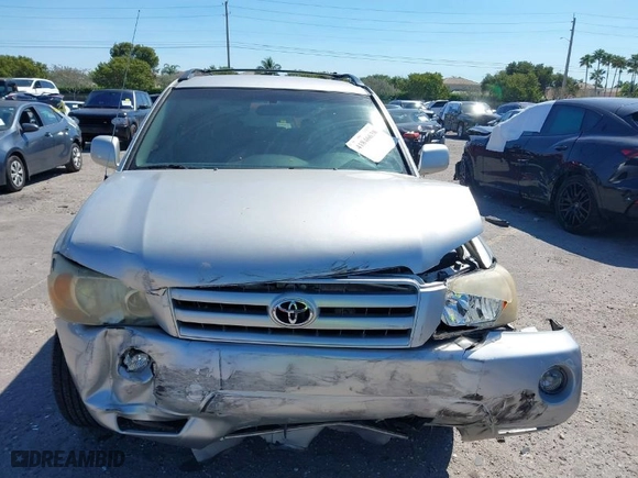 2007 Toyota Highlander with VIN JTEGD21A570167742, listed as a IAAI auction lot 41846638 with 171,518 mi miles. Bid and sale history available at carsss.com. Image 13.
