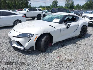 2025 Toyota Supra 3.0 with VIN WZ1DB0G03SW069994, listed as a IAAI auction lot 42577147 with 4,352 mi miles and . Bid and sale history available at DreamBid. Image 2.